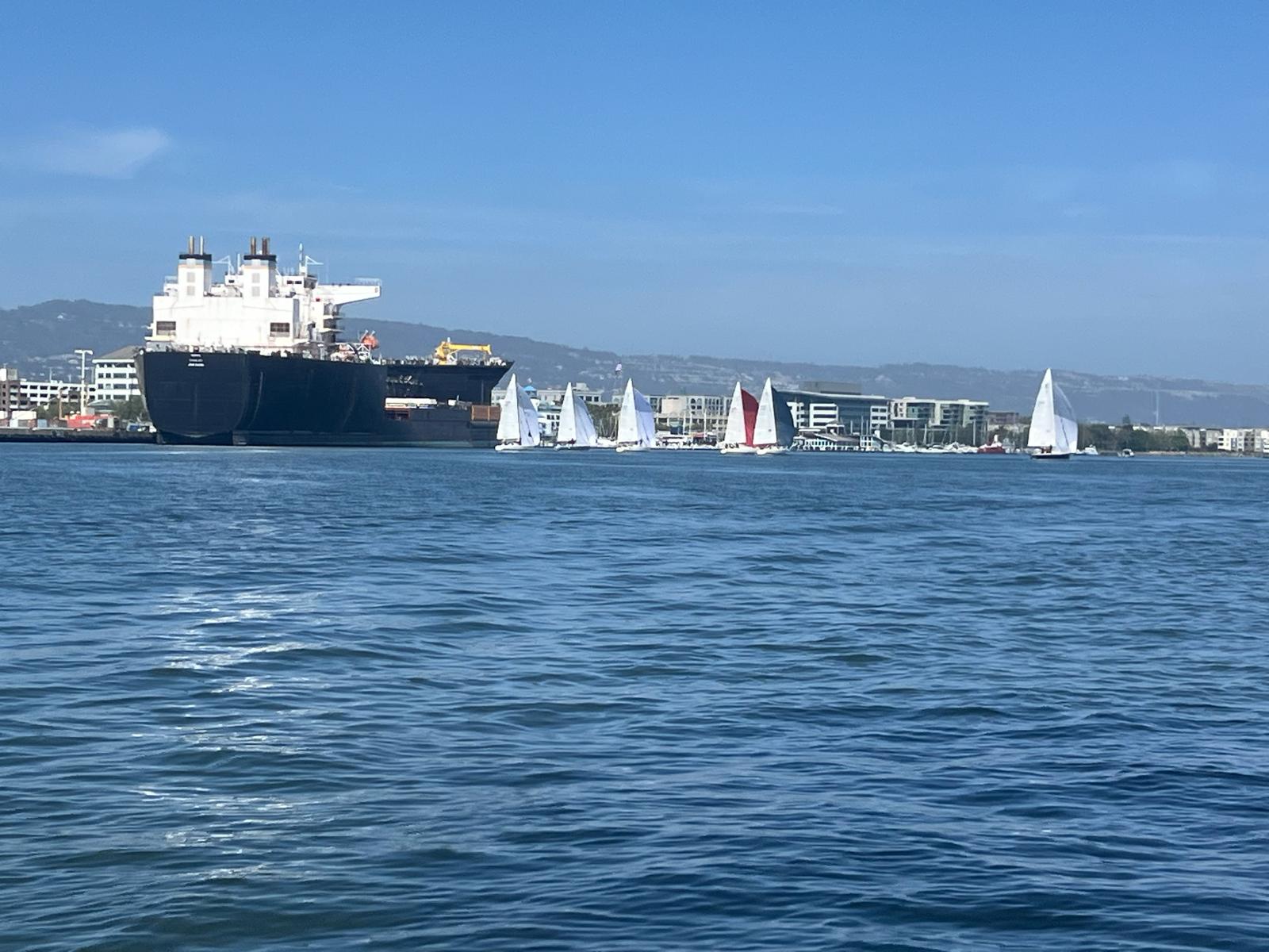 NeNe Triumphs against Fleet of 17 Boats at Encinal Regatta